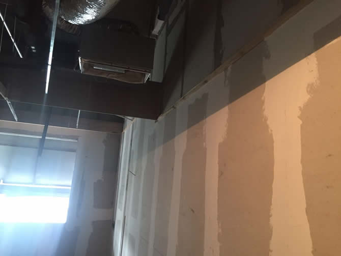 咸寧廣場KTV輕質(zhì)墻板施工案例