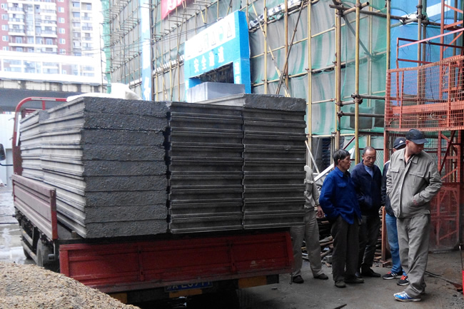 武泰閘萬隆廣場輕質(zhì)墻板施工案例