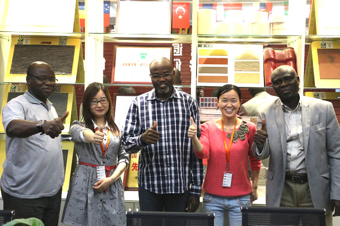 熱烈歡迎國(guó)外客戶蒞臨博悅佳洽談?shì)p質(zhì)墻板出口合作業(yè)務(wù)