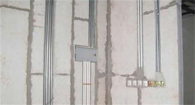 輕質隔墻板上預埋電線管怎么開槽