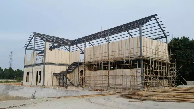 洛杉磯輕質(zhì)隔墻板搭建別墅案例