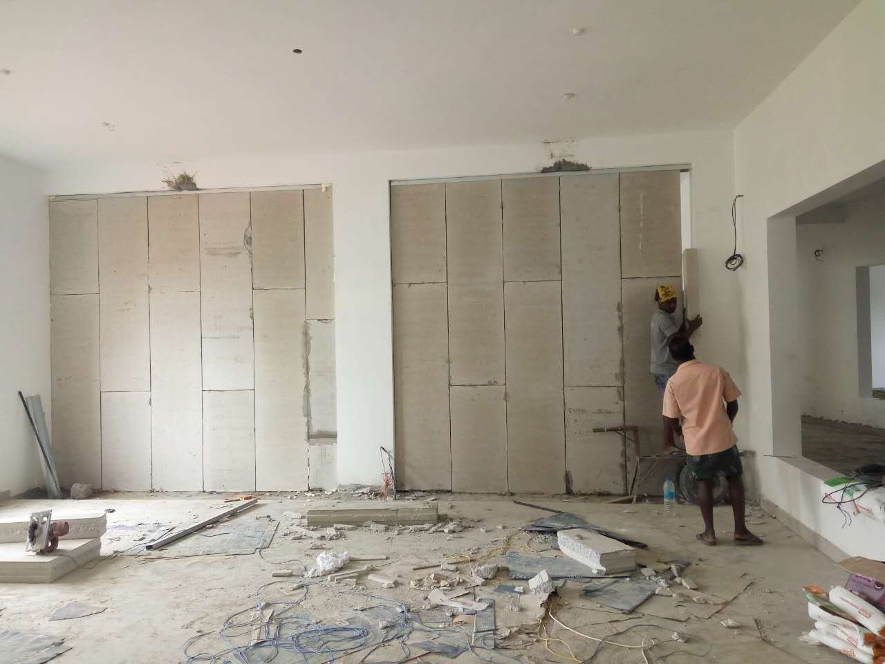 印度帕亞塔工程學院工地輕質(zhì)隔墻板施工案例