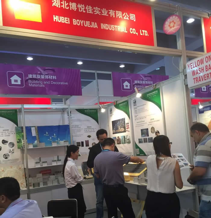第118屆廣交會(huì)現(xiàn)場(chǎng)博悅佳隔墻板及軟瓷產(chǎn)品備受矚目