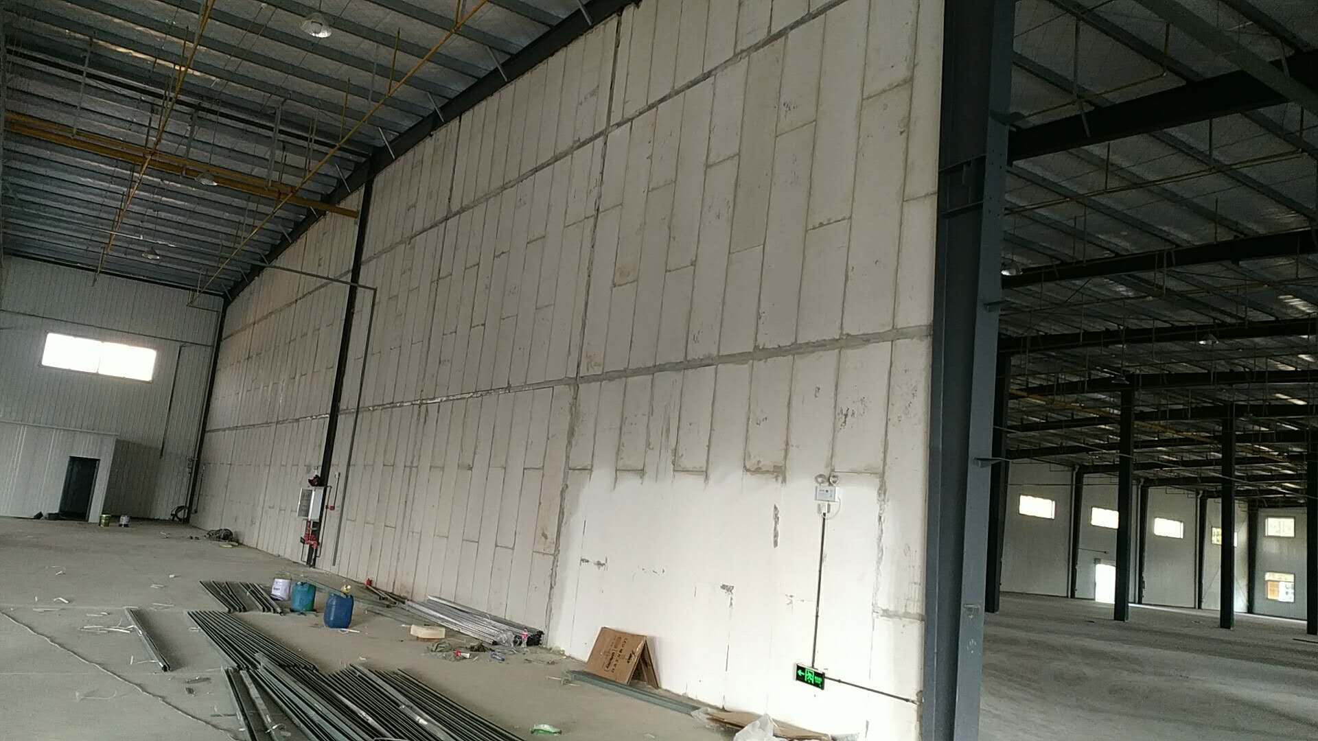 鋼結(jié)構(gòu)倉庫防火隔墻工程案例