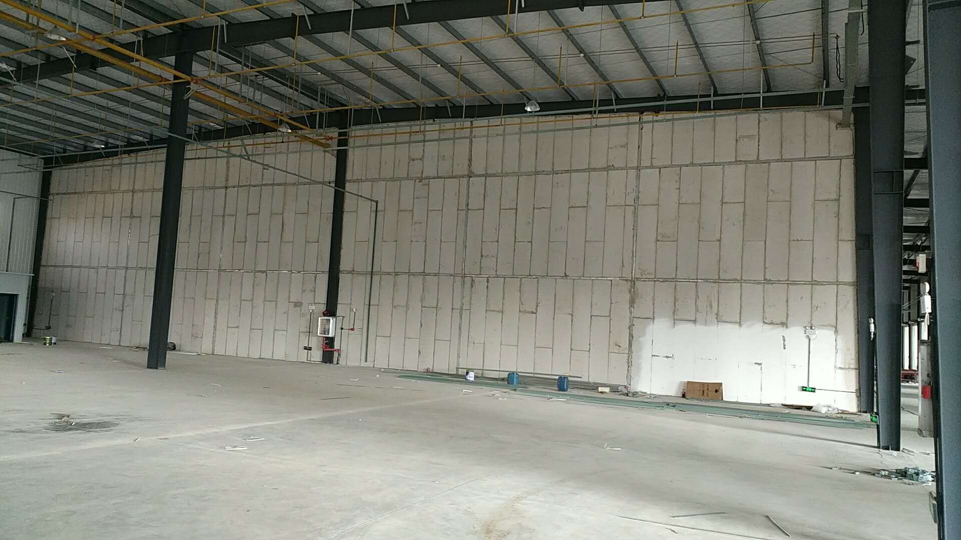 鋼結(jié)構(gòu)倉庫防火隔墻工程案例