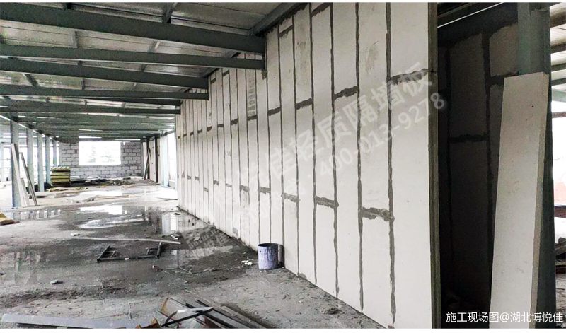 武漢千家街老鄉(xiāng)長連鎖樓上加層鋼結(jié)構(gòu)+輕質(zhì)隔墻板工程