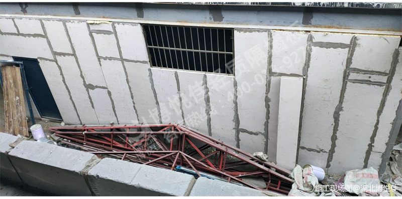 武漢千家街老鄉(xiāng)長連鎖樓上加層鋼結(jié)構(gòu)+輕質(zhì)隔墻板工程