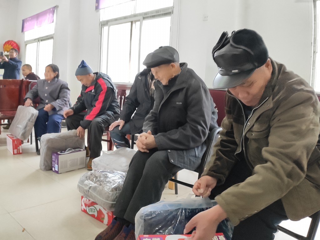 湖北博悅佳春節(jié)前慰問敬老院活動簡報