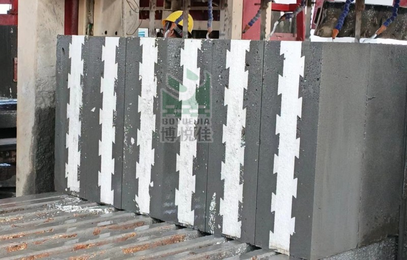 勻質(zhì)自保溫砌塊，自保溫外墻板